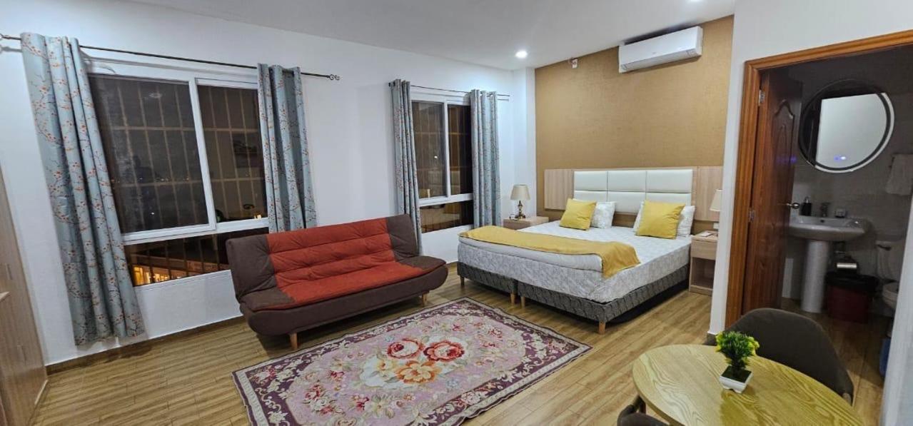 Aparthotel July Lower Prince's Quarter Esterno foto